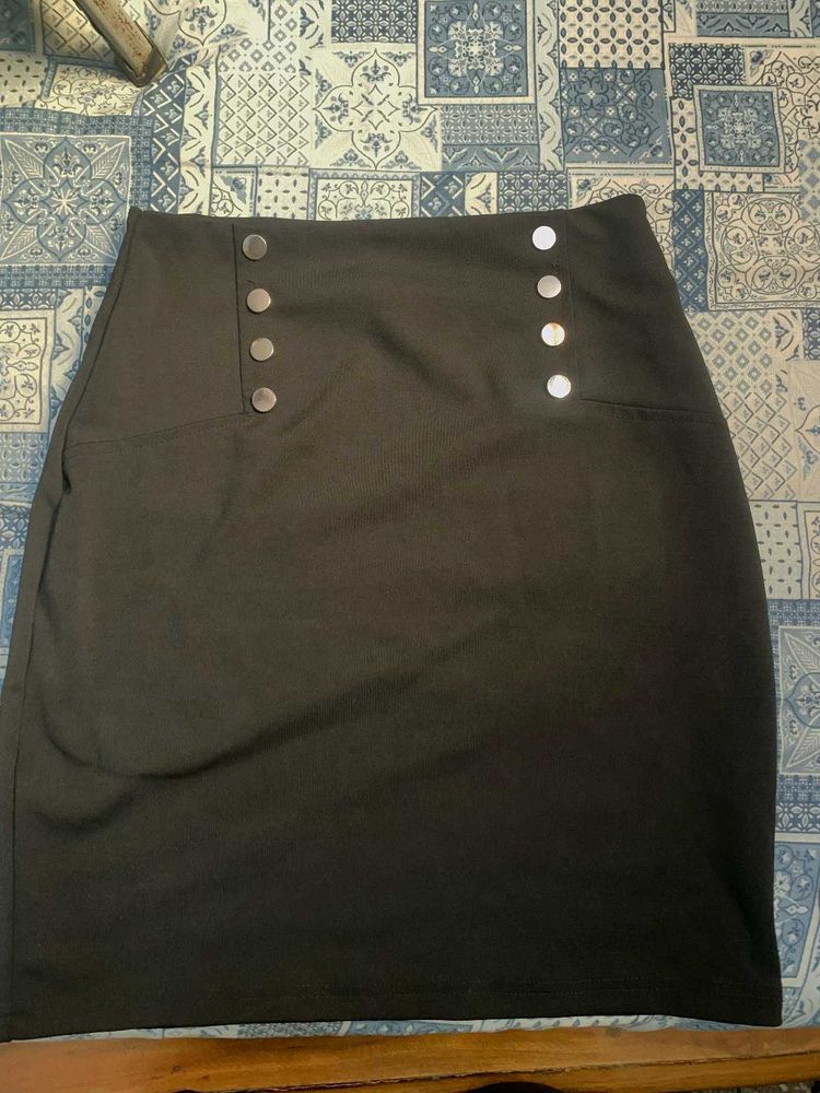 Black High-Waist Button Skirt