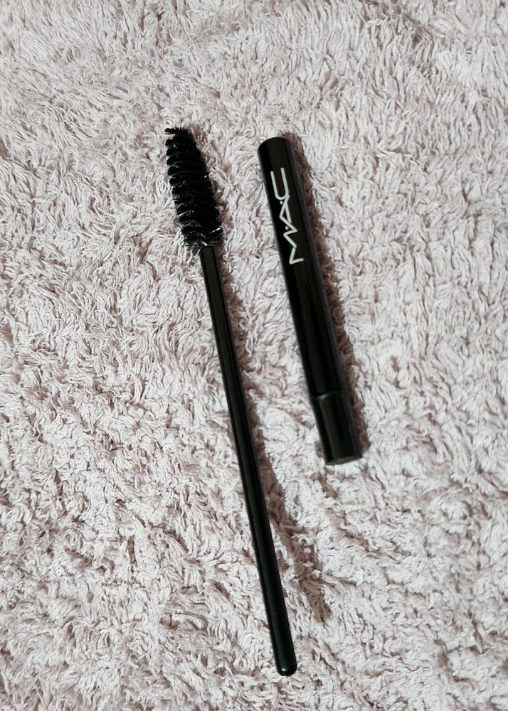 M.A.C Lip Brush With Free Spooly