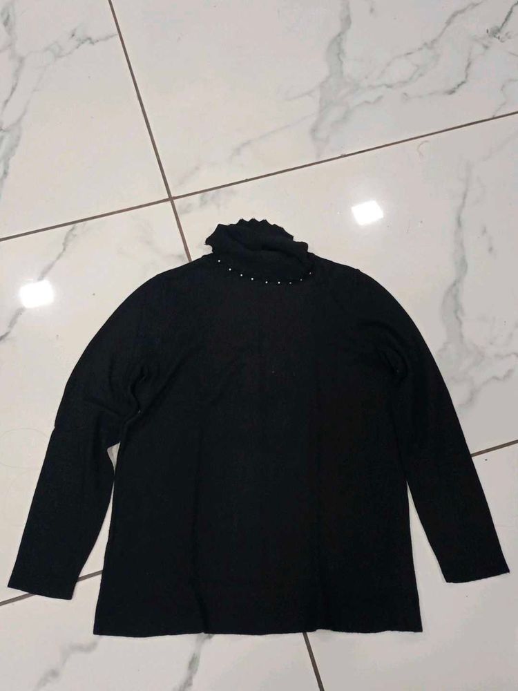 Chic Black Turtleneck Top