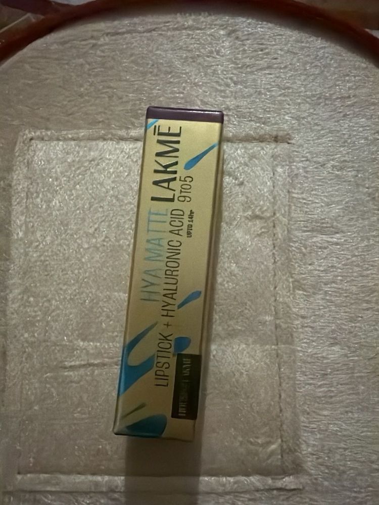 Lakme Hya Matte Lipstick