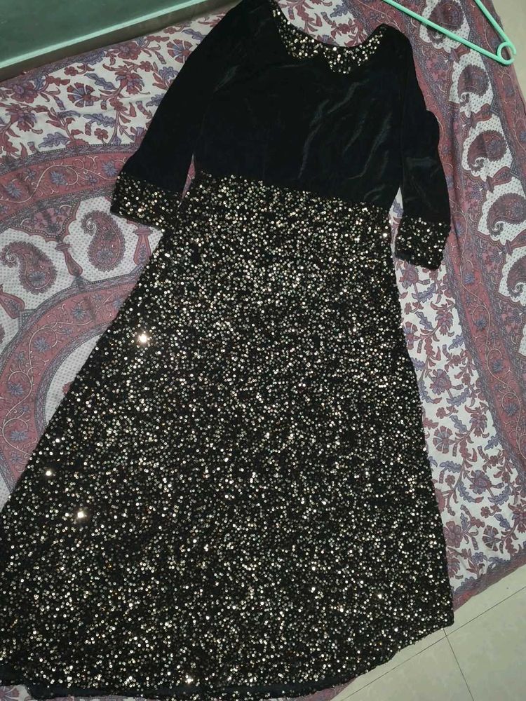 Elegant Black Velvet Sequin Dress