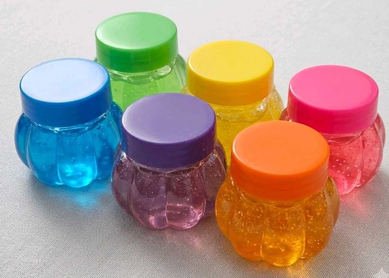 pack of 6 Slime for kids+ free squishy paw