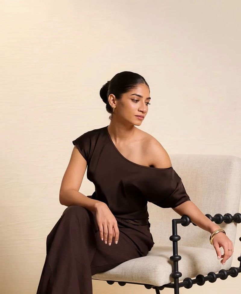 Chic One-Shoulder Top