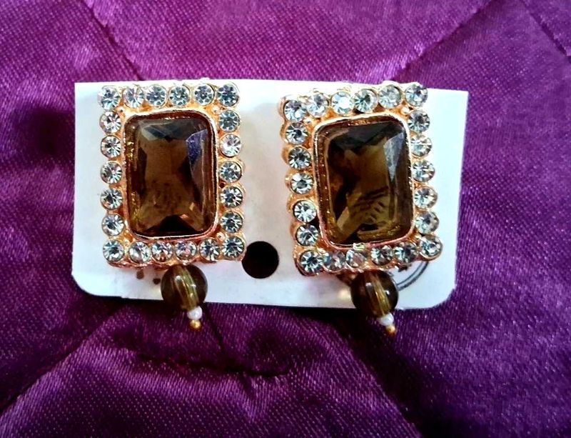Stunning Necklace &amp; Earring Set