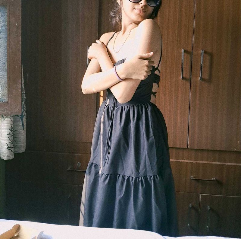 Elegant Black Backless Maxi Dress