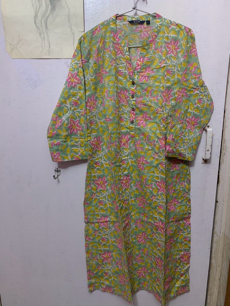 Beautiful mandarin collar straight kurta