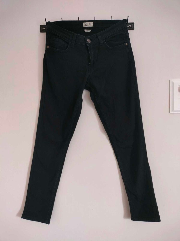 Classic Black Skinny Jeans