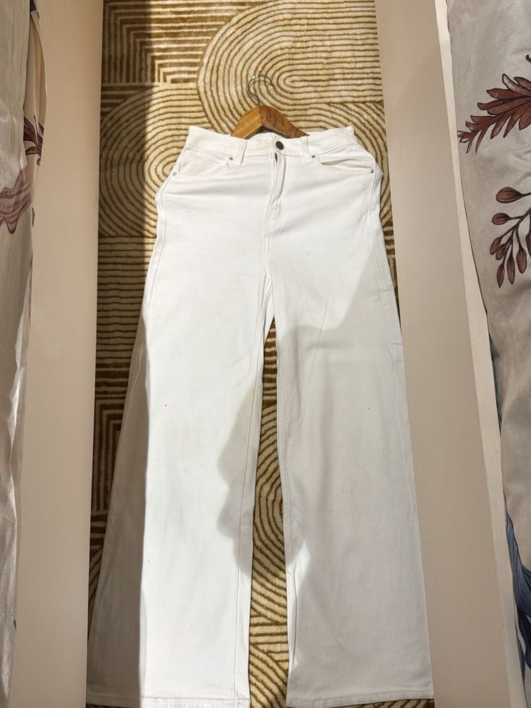 Chic White Wide-Leg Jeans