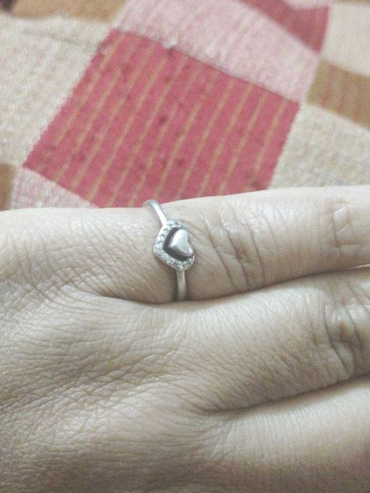 Heart Detail Ring 2.068 grm 925 hallmark