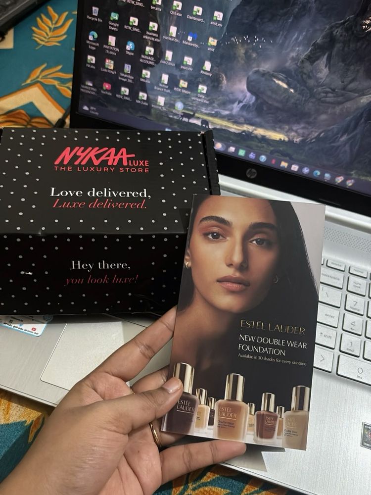 Estee Lauder New Double Wear Foundation Card