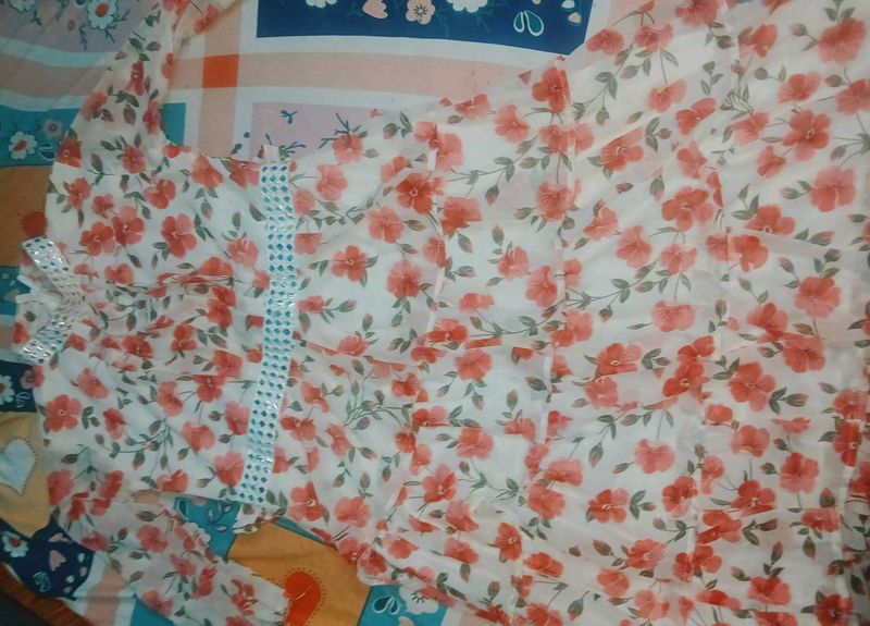 A redish floral maxi🤍❤️🤍