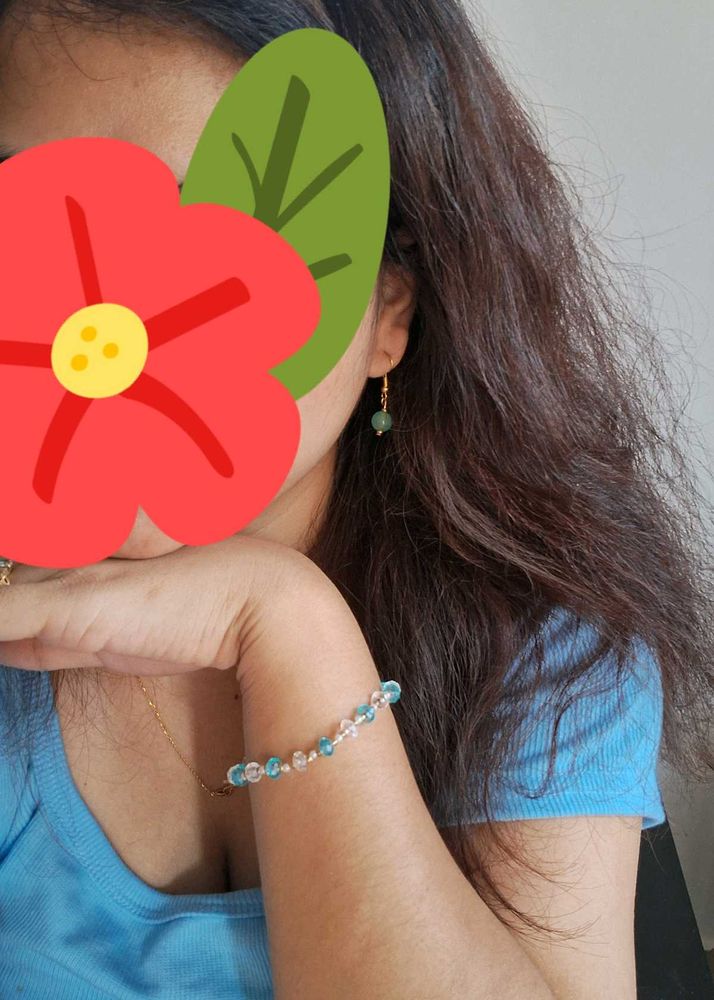 very pretty  and simple cute earring.