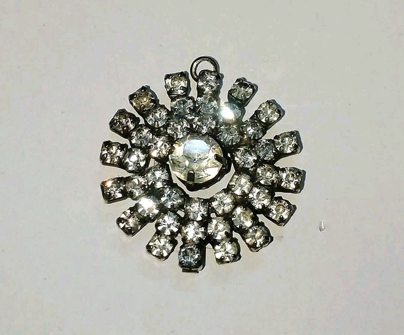 Pendant Jarkan stone neck bridal fancy