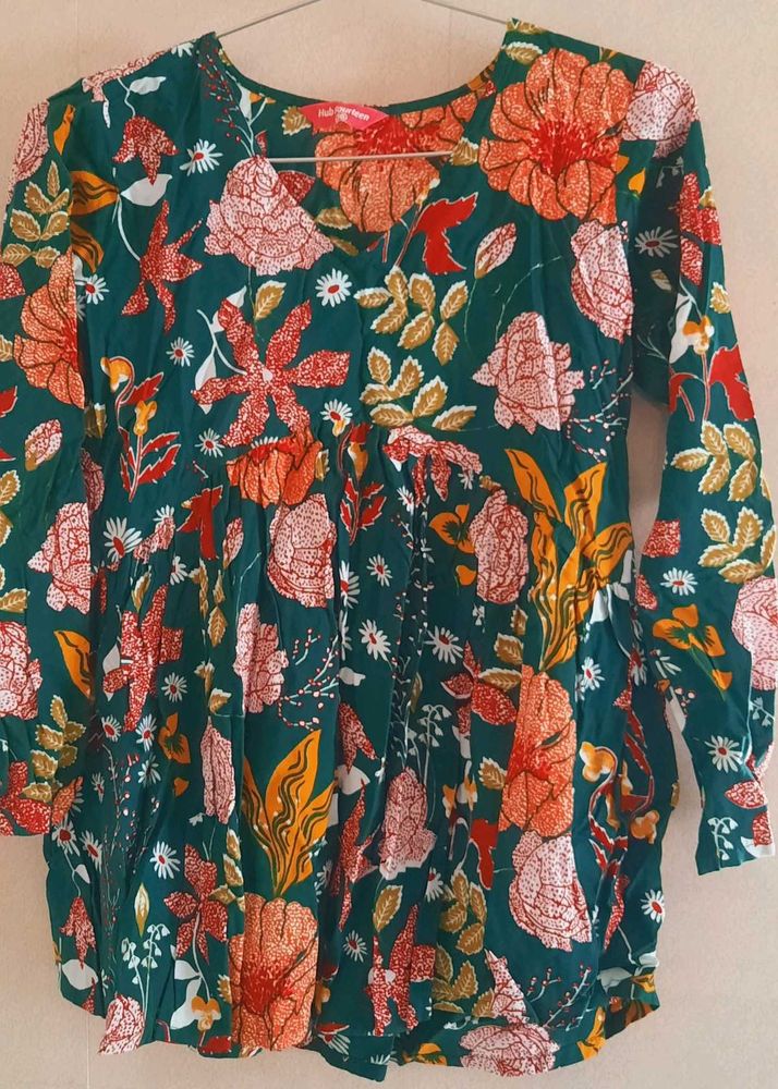 Chic Floral Print V-Neck Top