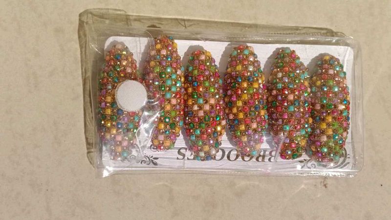 Dazzling Rhinestone Brooch Set