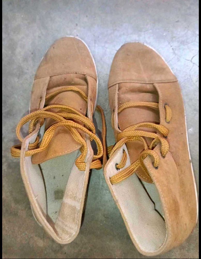 Stylish Tan Suede Casual Boots