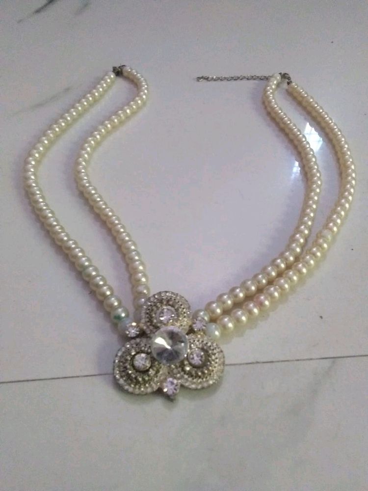 Beautiful White Pearls Necklace ❤️