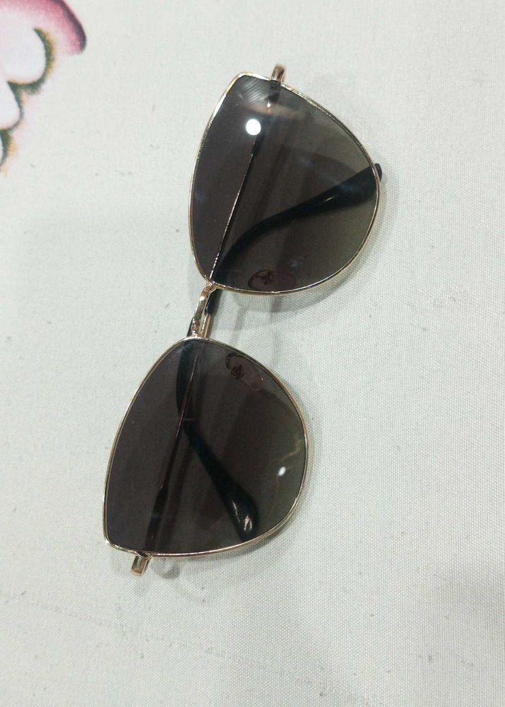 Stylish Geometric Frame Sunglasses