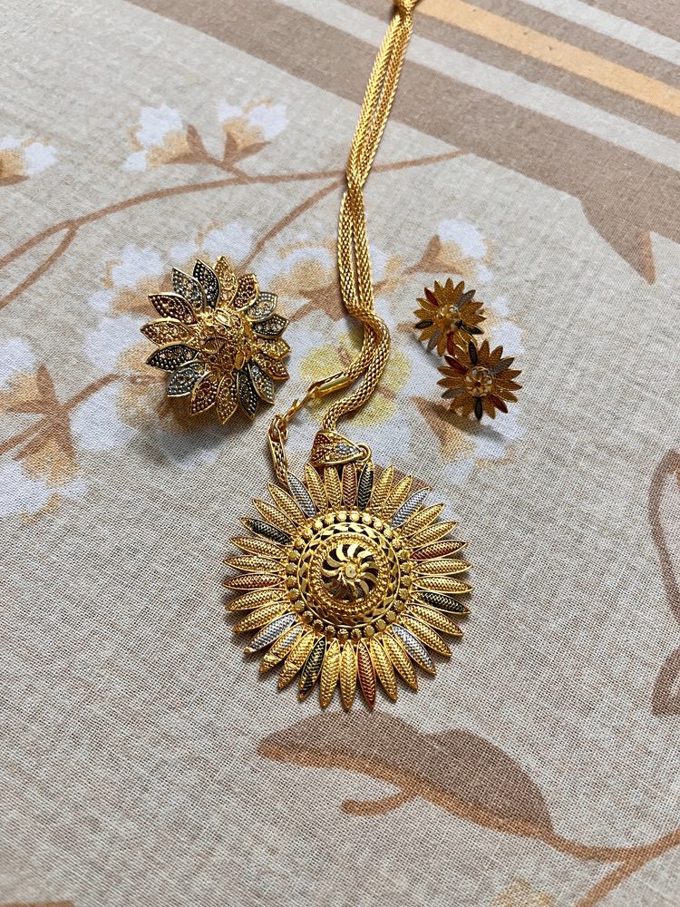 Multicolored Necklace Set