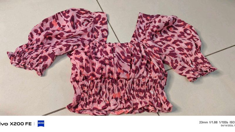 Chic Leopard Print Puff Sleeve Top