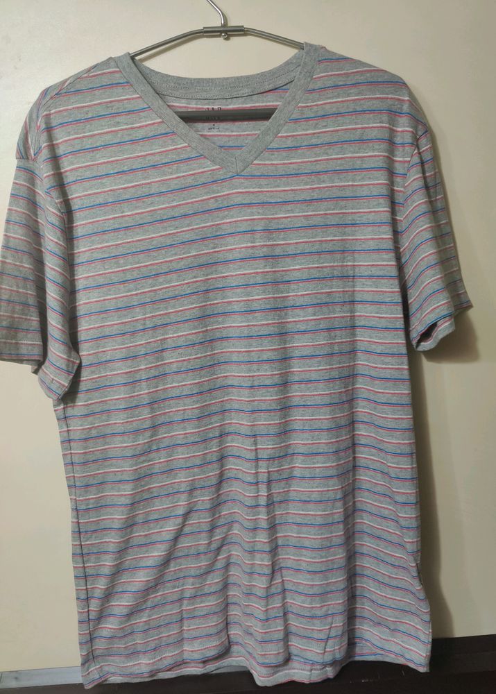 Men's Casual Tshirt.  New With Tag. Good Condition