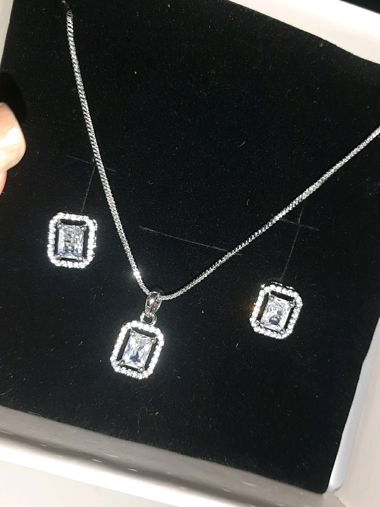 AD Pendant With Earrings