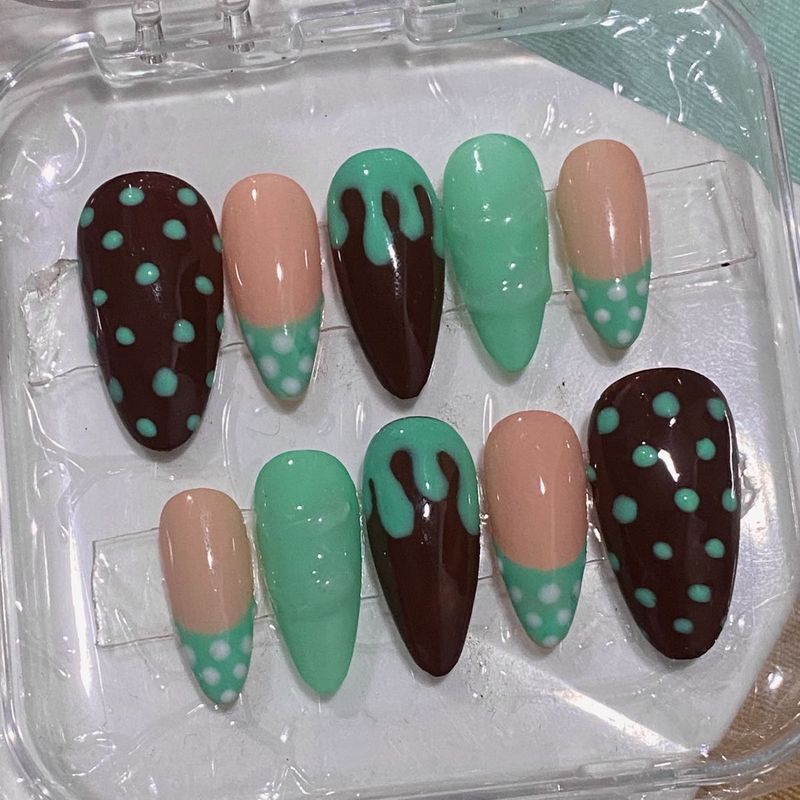 Mint Chocolate Press-On Nails Set