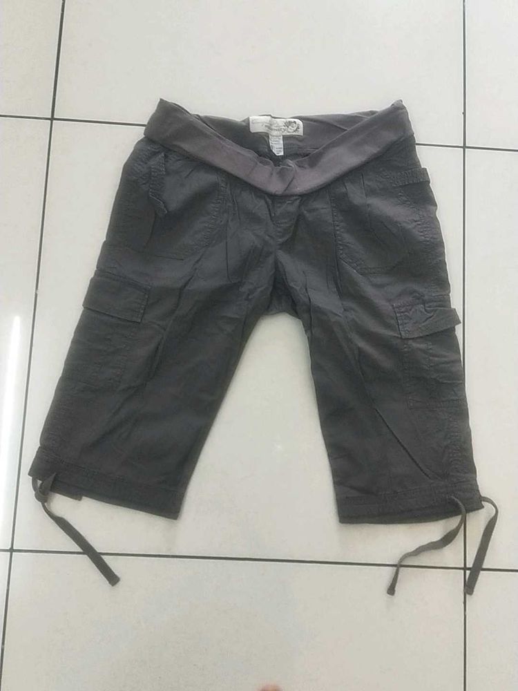 Women's Cargo Capri Pants
