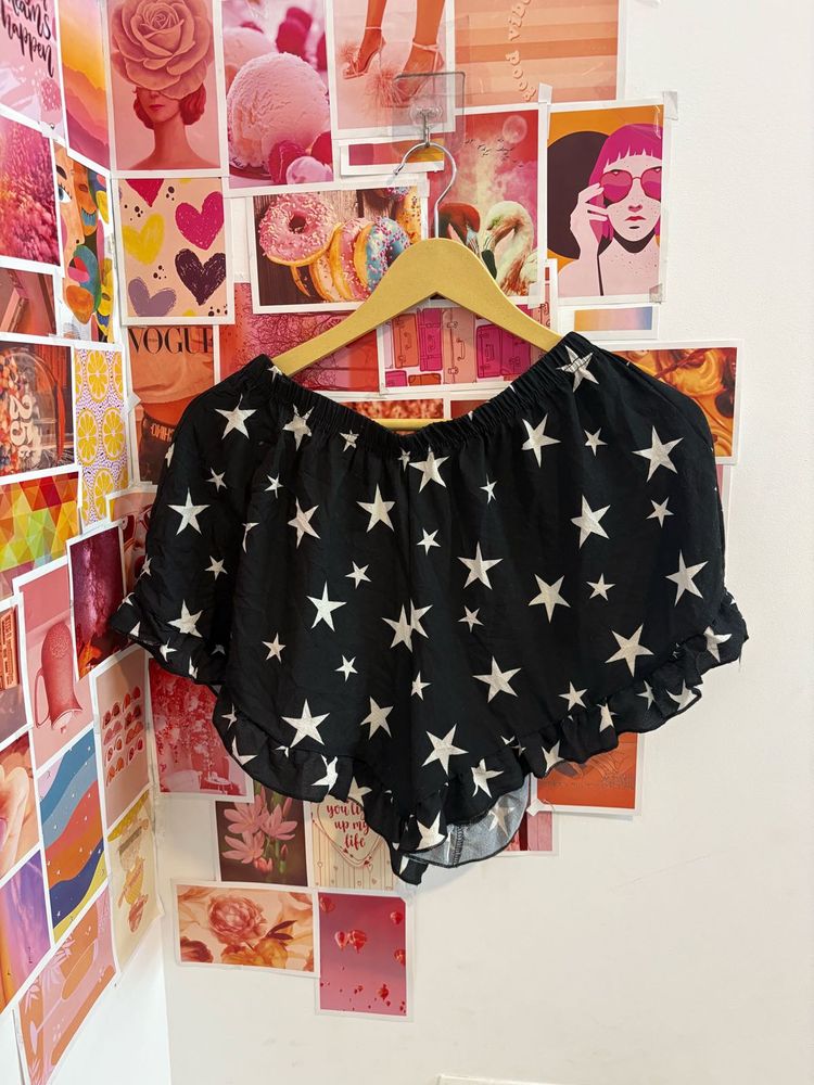 Star Print Ruffle Shorts
