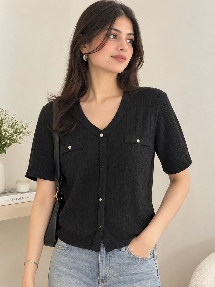 Chic Black V-Neck Short Sleeve Top