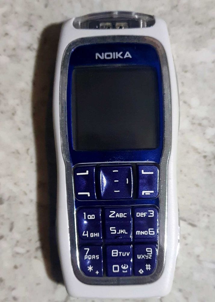 NOKIA 3220 Lighting Feature Phone