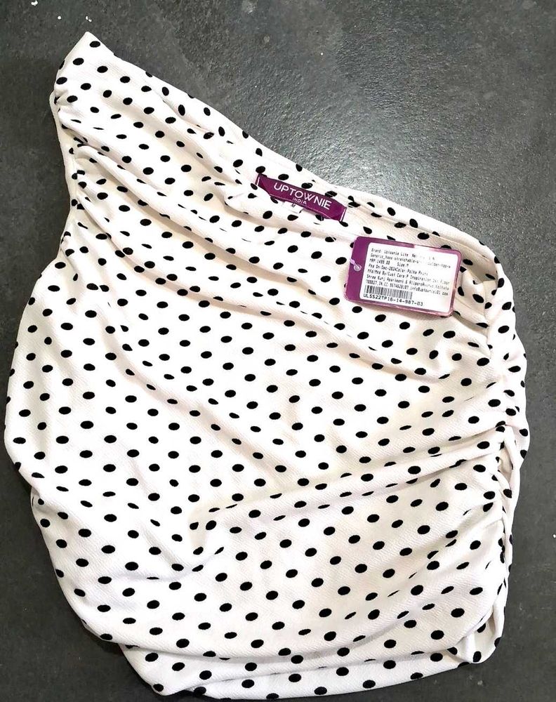 Chic Polka Dot One-Shoulder Top