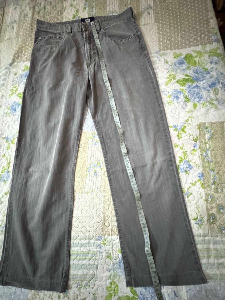 Men's Grey Relaxed Fit Jeans