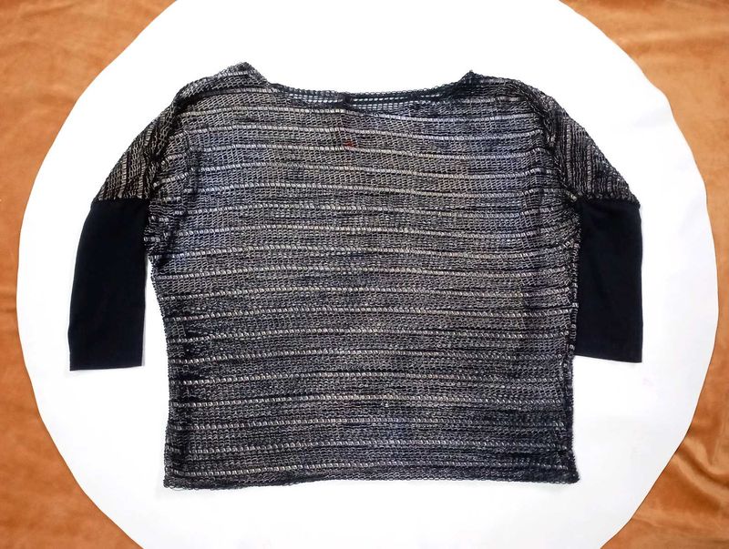 Very Stylish Black Golden With Silver Saini Top
