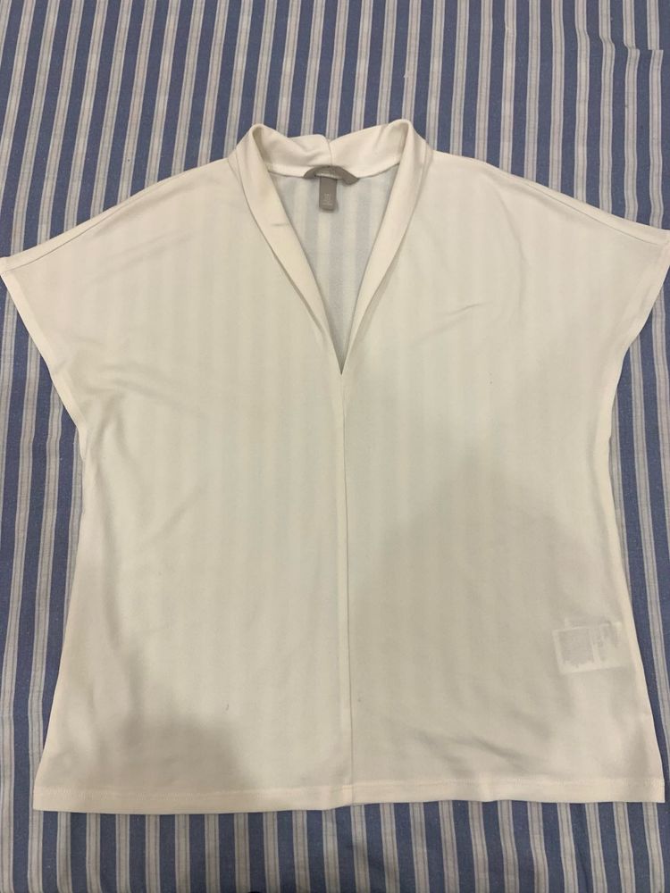 Elegant White V-Neck Top