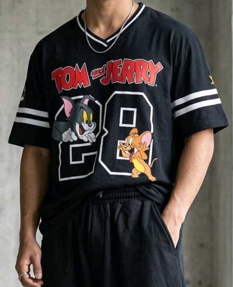 Varsity/Jersey-Style Tom &amp; Jerry Unisex T-shirt