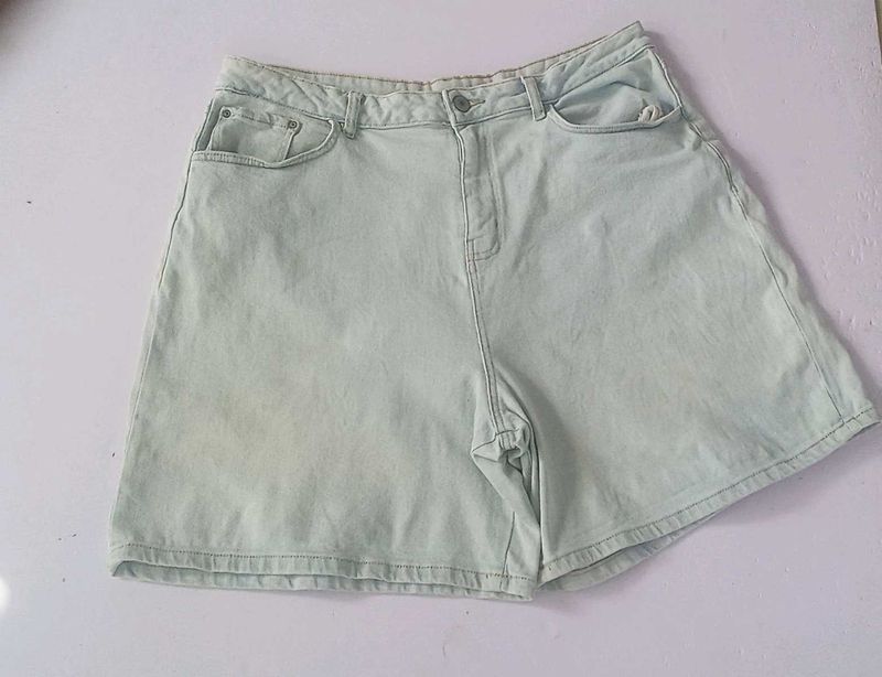 Light Wash high waist Denim Shorts