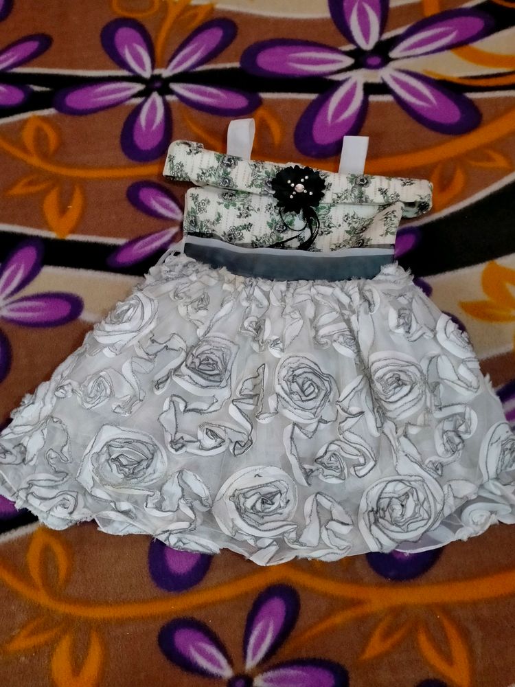 Girls Party Wear White Black Dress Free 1 Whit
