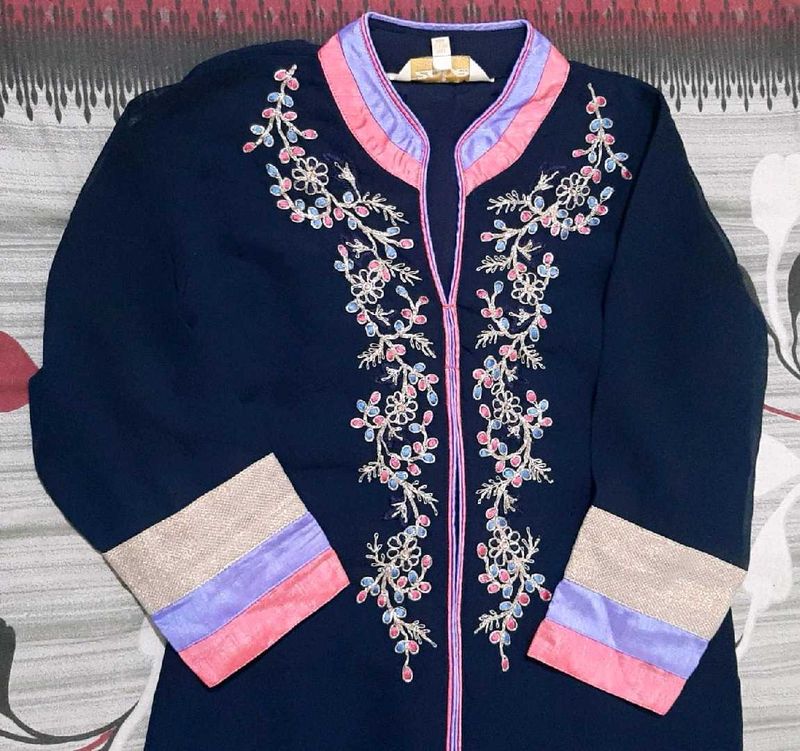 💙✨Beautiful Heavy Work Kurti 💙✨