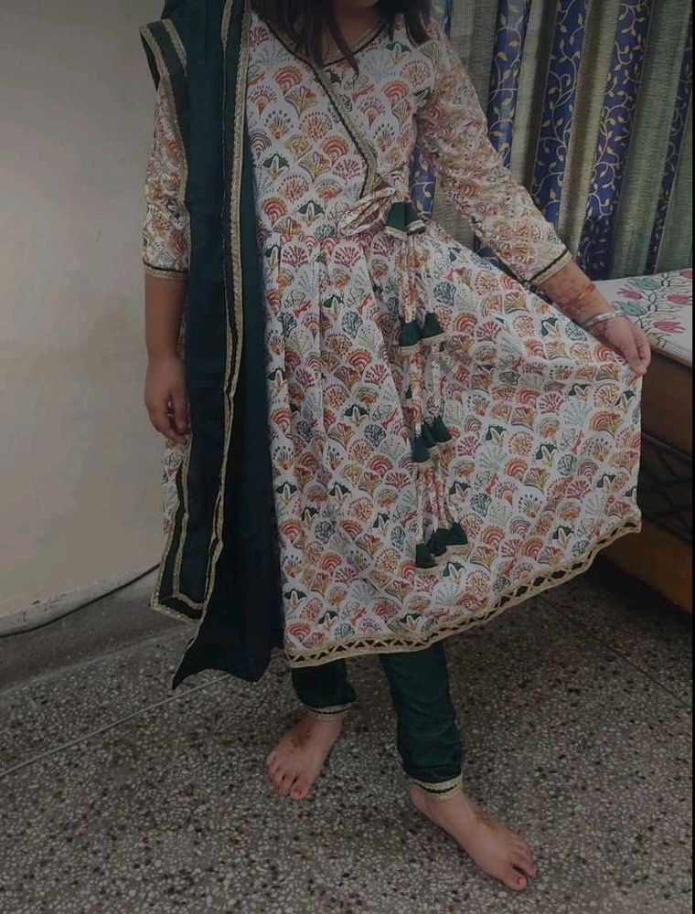 New Cute Floral Print Girls' Kurta Set
