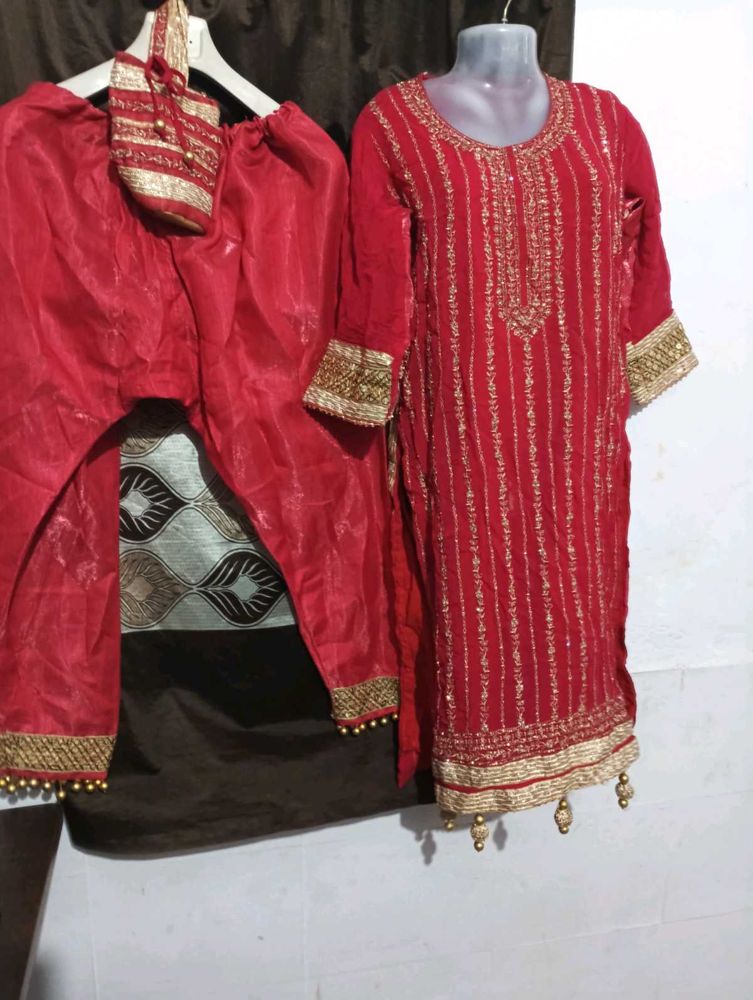 beautiful dark pink💕 kurti with duppatta and pent