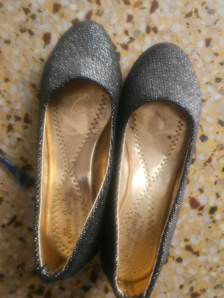Sparkly Black Ballet Flats belly