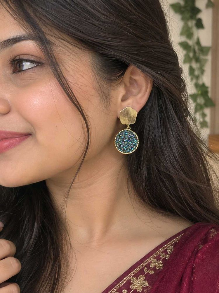 Stunning Blue Druzy Round Earrings