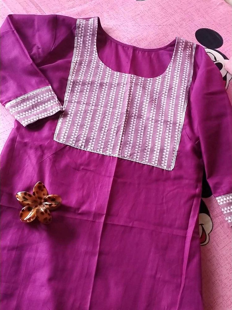 Pack Of 2 Pure Cotton Kurtas + Free Girls Top