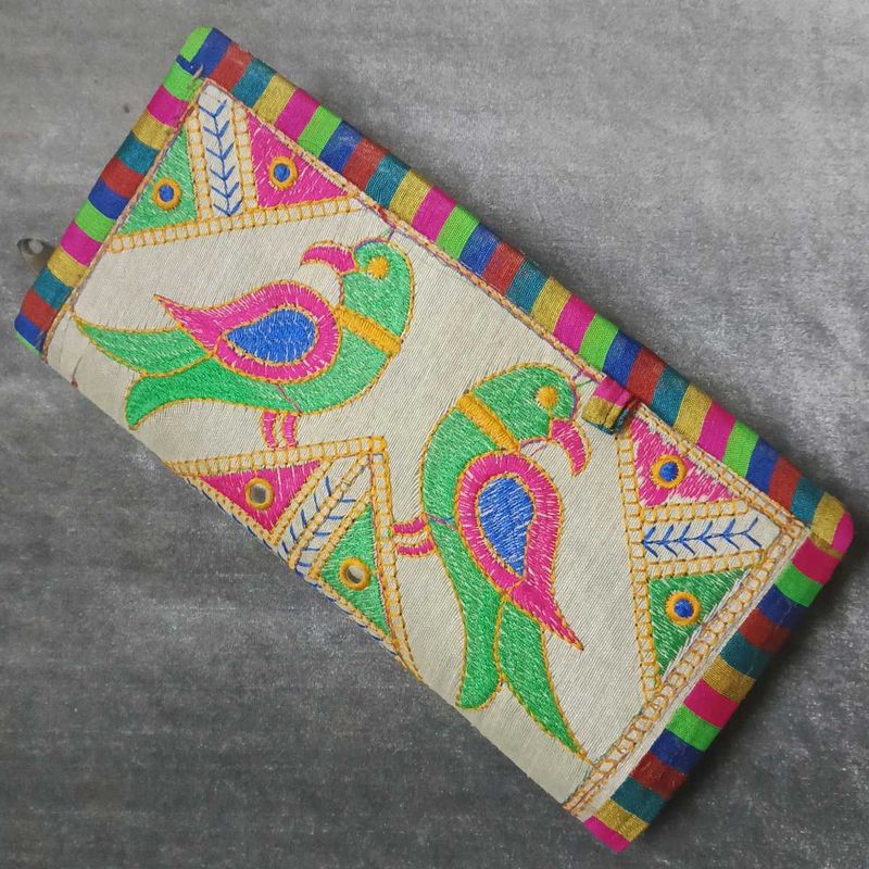 SALE🔥Rajasthani Embroidered Purse 💚