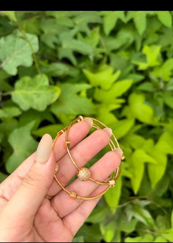 Elegant Gold-Tone Ball &amp; Square Bangle Set