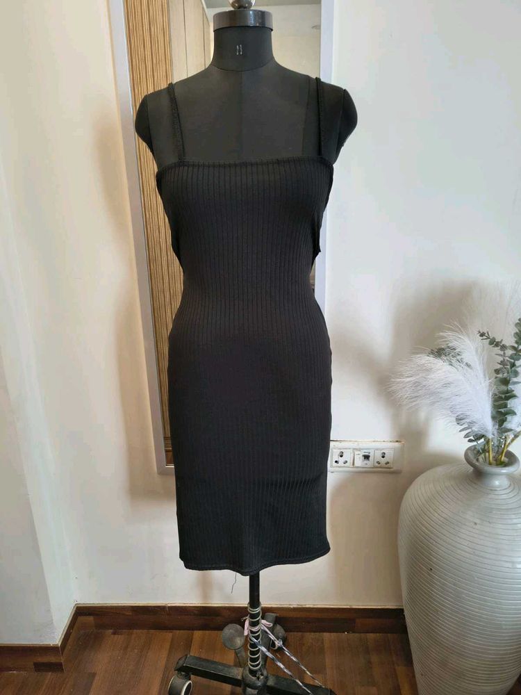Sleek Black Ribbed Bodycon Dress