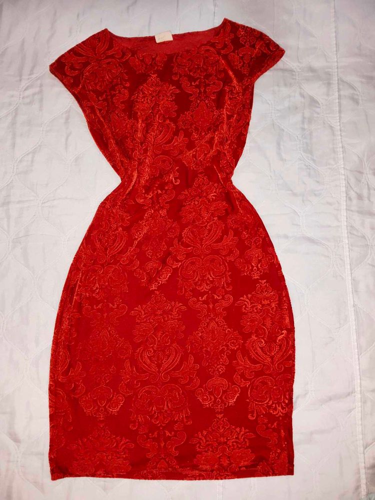 Elegant Red Velvet Jacquard Dress