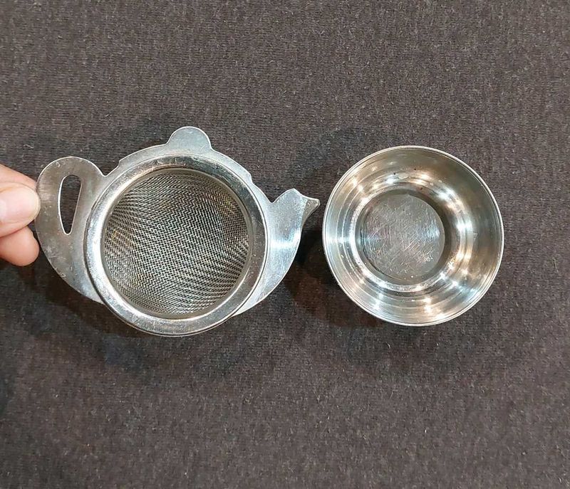 Stainless Steel Tea Strainer with bowl