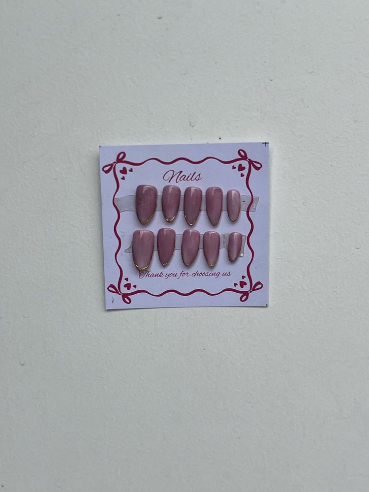 Elegant Rose Gold Press-On Nails